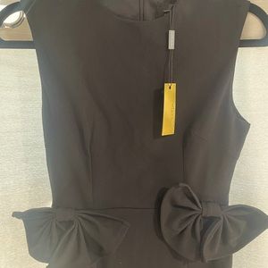 Alexia Admor Crew Neck Knee-Length Dress Sold Out everywhere Perfect LBD XS